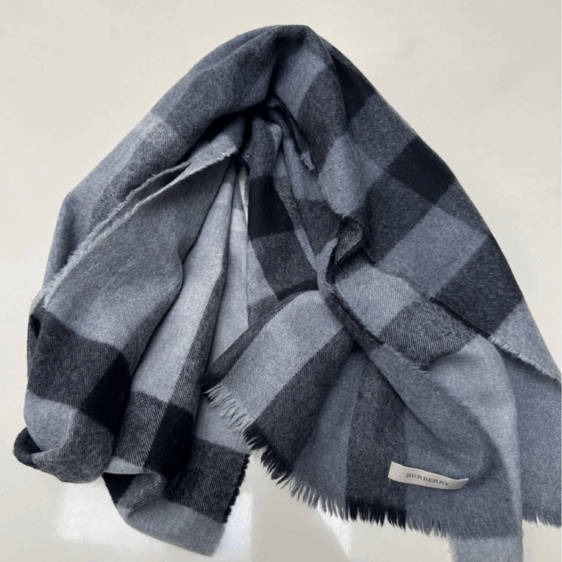 Cachecol Burberry Lã Cinza